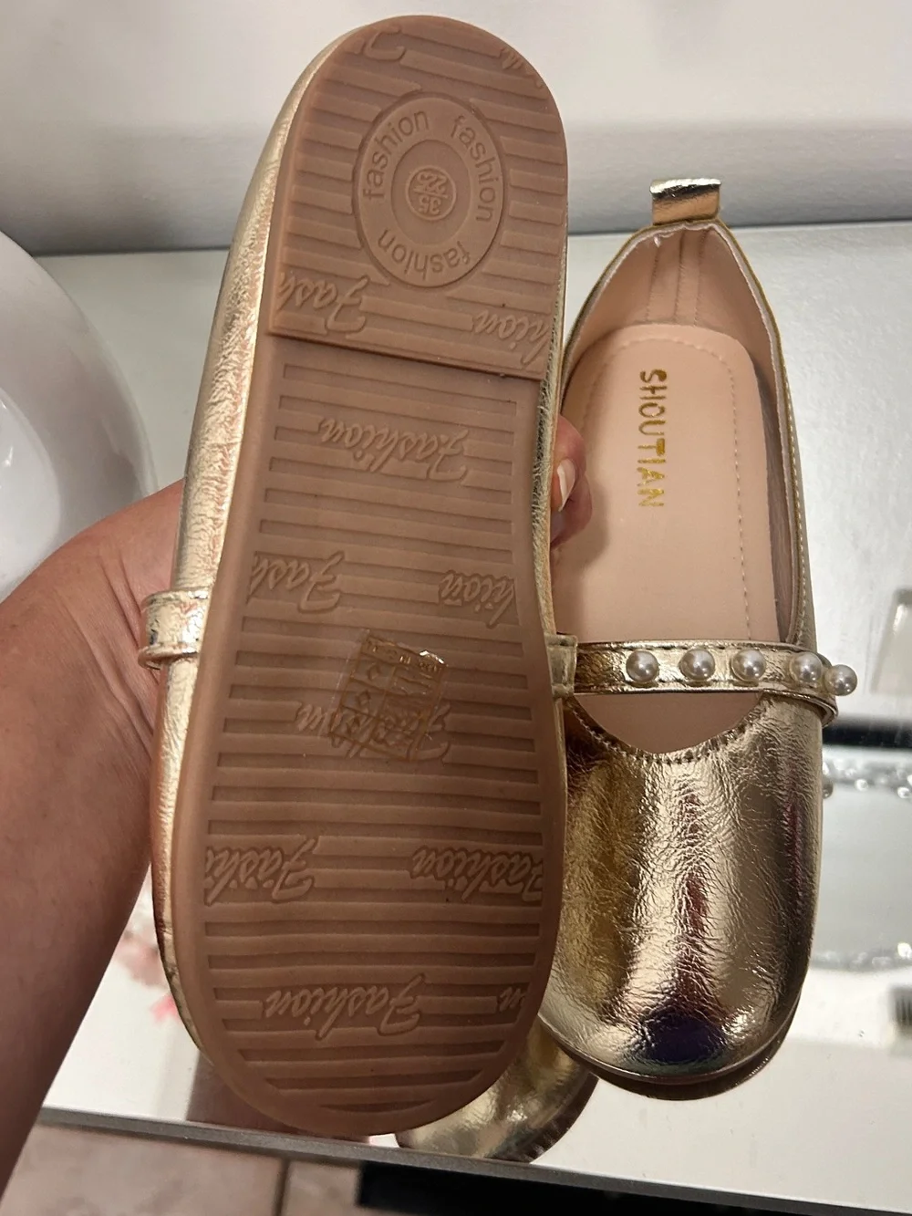 Girls Gold Pearl Mary Jane Flats EU 35 US 4 Dress Shoes